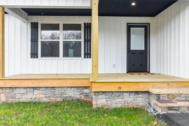 $344,000 | 402 Old State Highway 8, Dunlap, TN 37327