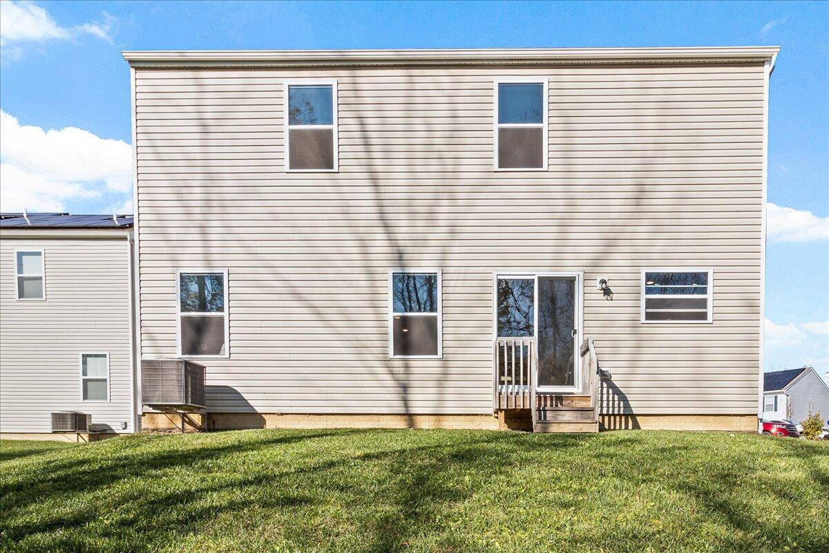 5999 Bears Run Road Columbus, OH 43232 - Photo 35 of 40 Exterior Back