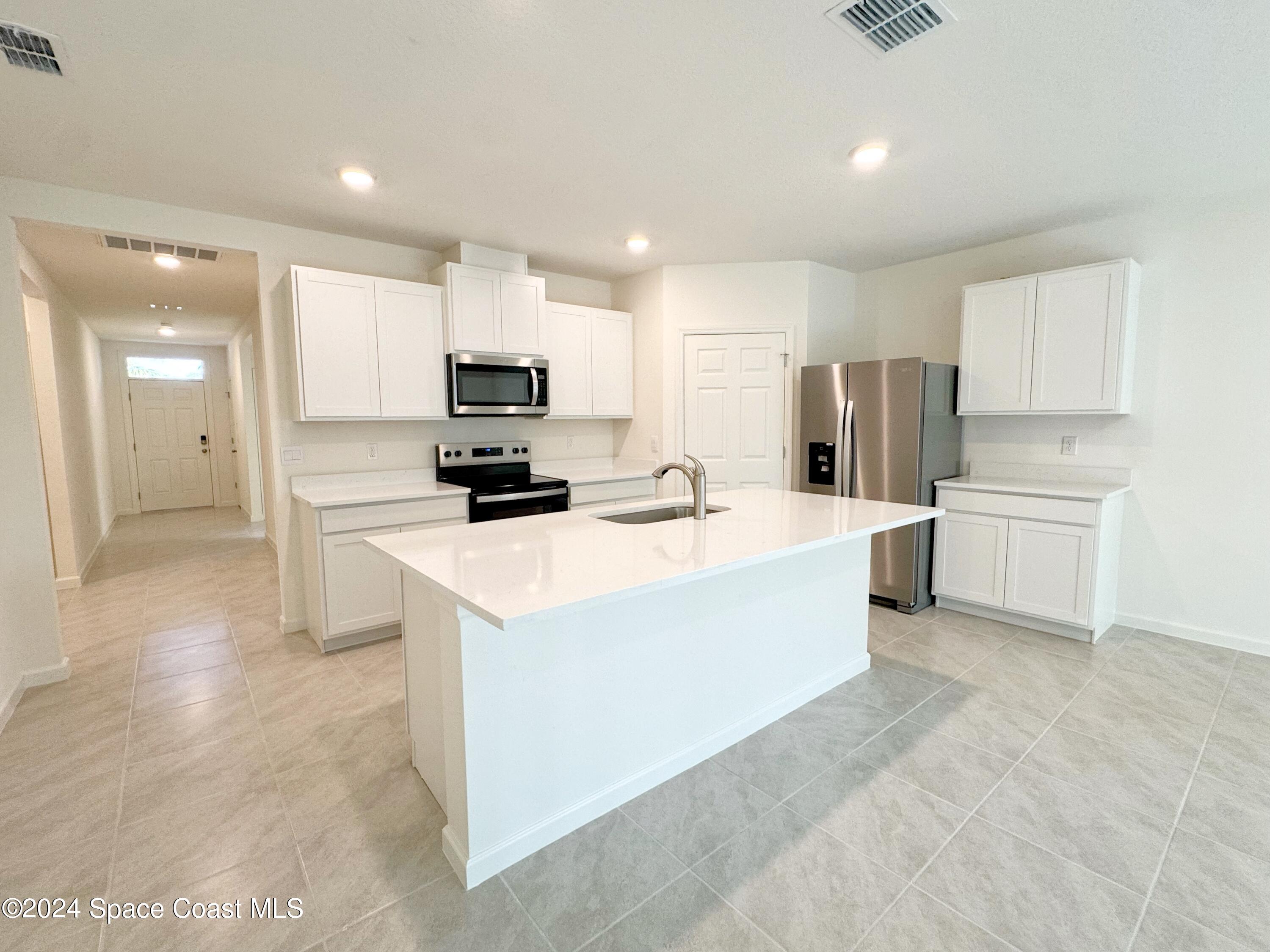 541 Koutnik Road Southeast Palm Bay, FL 32909 - Photo 11 of 46 541 Koutnik-11