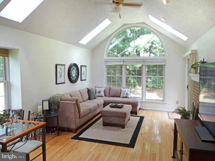 23 Ruby Court Newtown, PA 18940 - Photo 6 of 22 Family Room