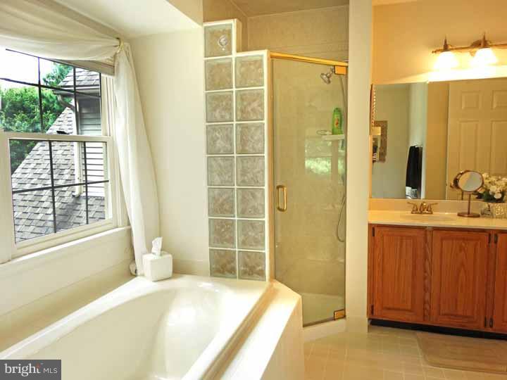 23 Ruby Court Newtown, PA 18940 - Photo 10 of 22 Bedroom - Main