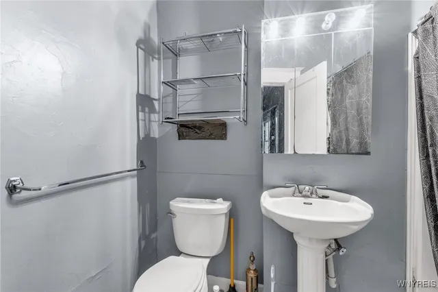 $1,200 | 946 Main Street, Unit 1, Buffalo, NY 14202