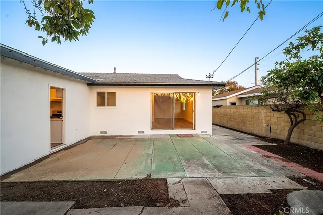 $1,100,000 | 928 South Laurel Street, Santa Ana, CA 92704