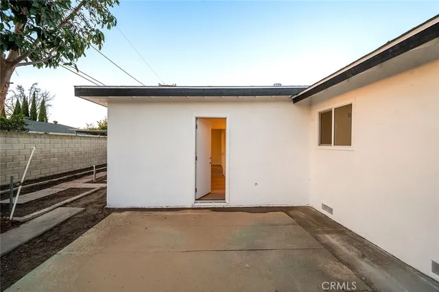 $1,100,000 | 928 South Laurel Street, Santa Ana, CA 92704