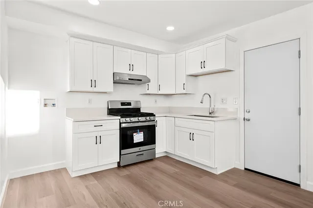 $1,100,000 | 928 South Laurel Street, Santa Ana, CA 92704