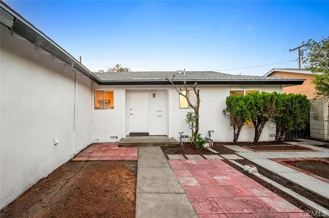 $1,100,000 | 928 South Laurel Street, Santa Ana, CA 92704