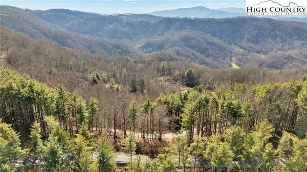 $99,900 | Lot Wr-65 Lot Wr-65 Clouds Rest Drive, Elk Park, NC 28622