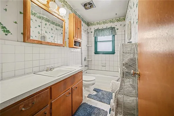 $159,900 | 17527 Bellevue Drive, Atchison, KS 66002