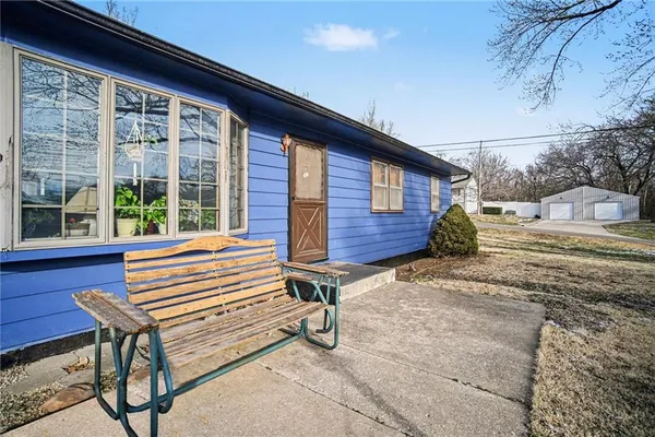 $159,900 | 17527 Bellevue Drive, Atchison, KS 66002