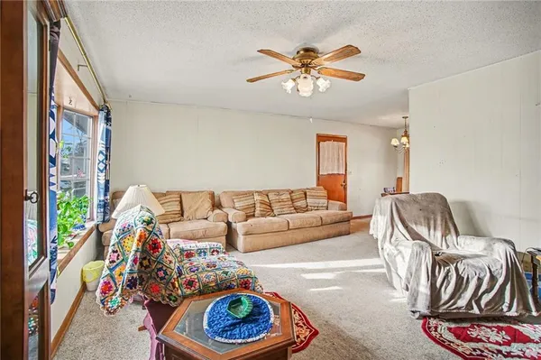 $159,900 | 17527 Bellevue Drive, Atchison, KS 66002