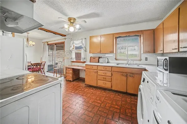 $159,900 | 17527 Bellevue Drive, Atchison, KS 66002