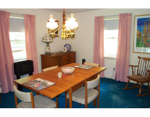 11 Leslie Road Framingham, MA 01702 - Photo 3 of 7 Gallery Image 3