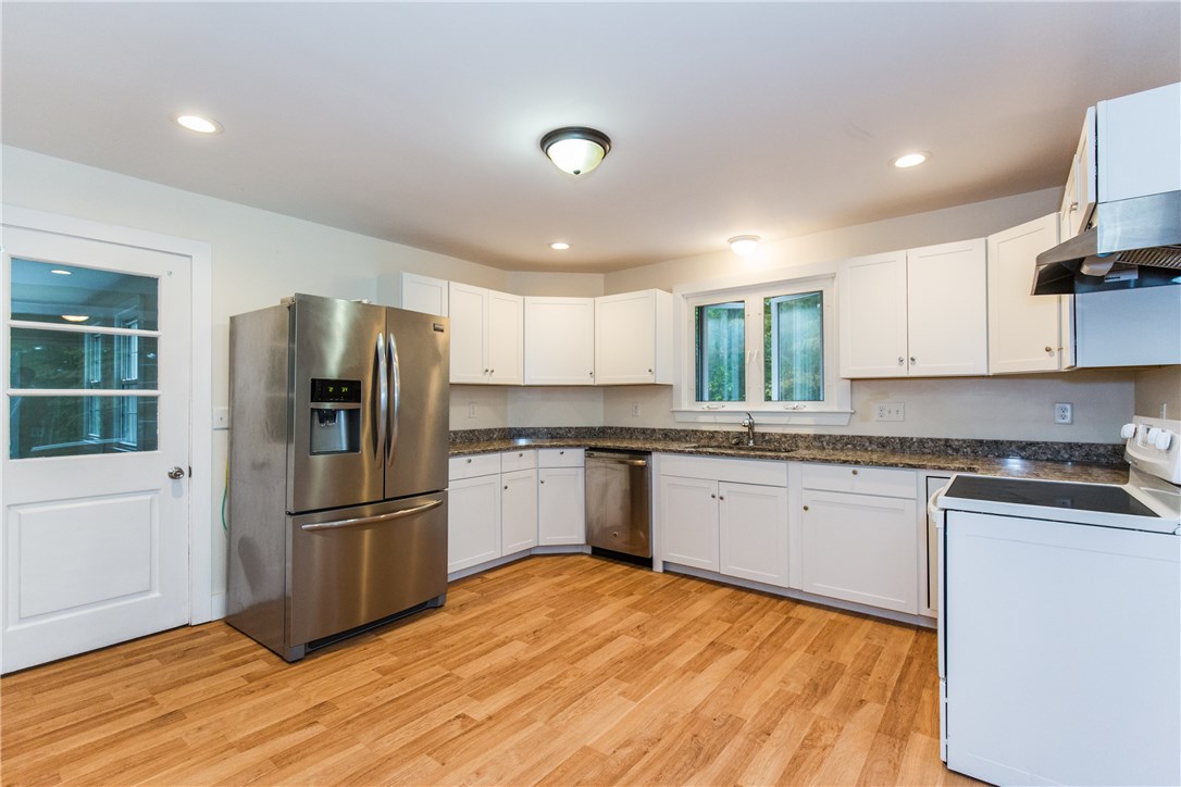 835 Great Road North Smithfield, RI 02896 - Photo 11 of 31 Kitchen