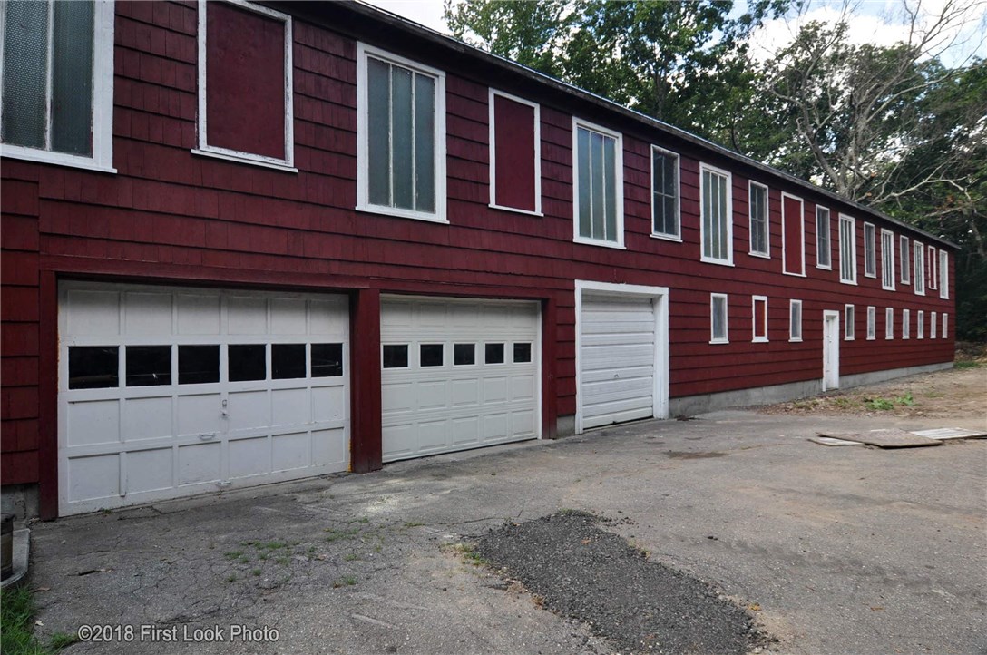 835 Great Road North Smithfield, RI 02896 - Photo 26 of 31 Garage