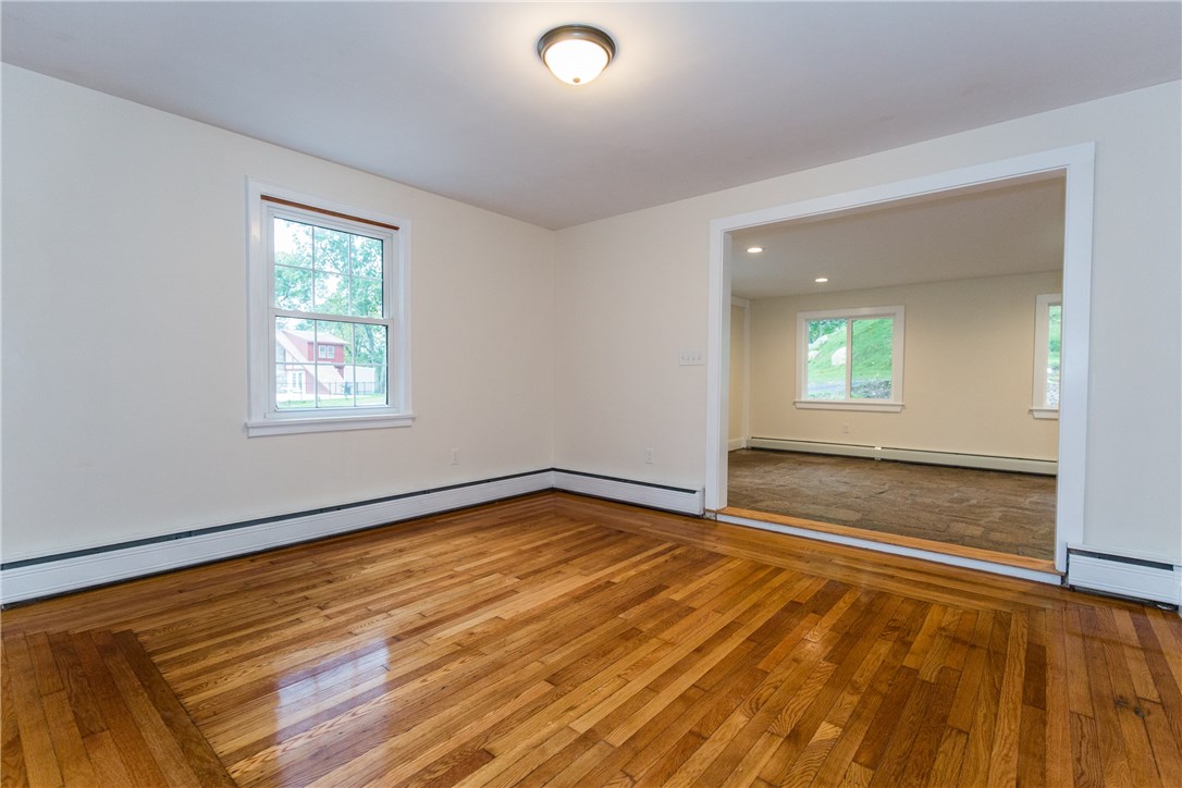 835 Great Road North Smithfield, RI 02896 - Photo 9 of 31 Dining Room