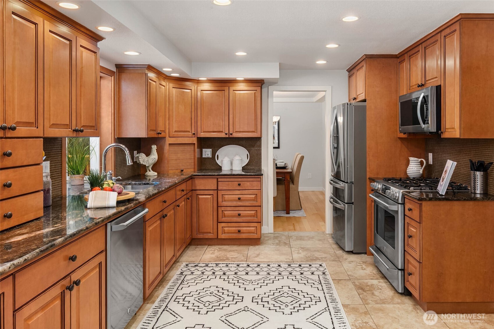 14043 177th Avenue Southeast Renton, WA 98059 - Photo 10 of 39