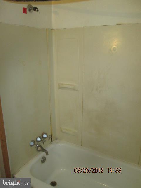 7526 Durwood Road Baltimore, MD 21222 - Photo 17 of 22 Hall bath