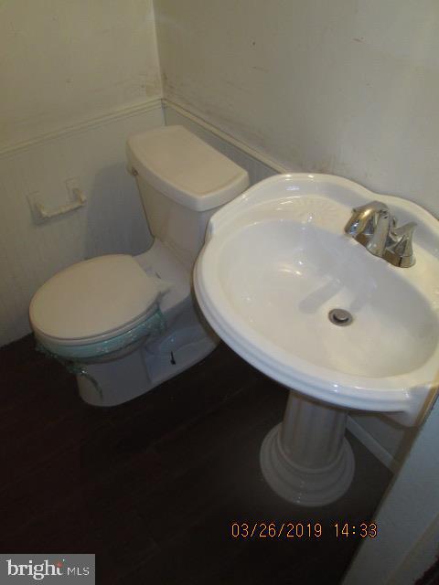 7526 Durwood Road Baltimore, MD 21222 - Photo 18 of 22 Hall bath