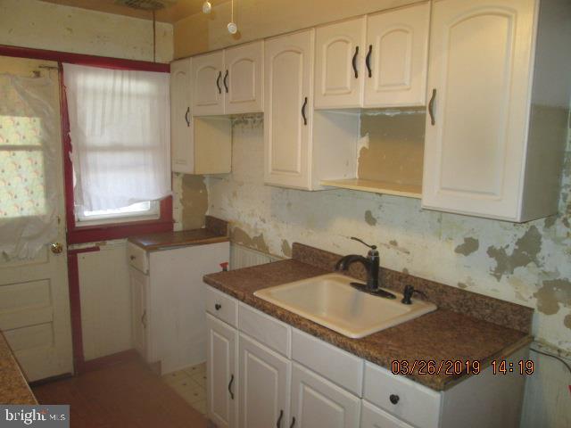 7526 Durwood Road Baltimore, MD 21222 - Photo 8 of 22 Kitchen