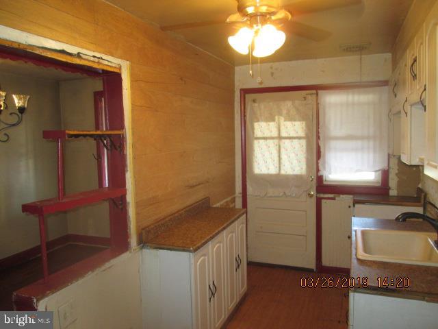 7526 Durwood Road Baltimore, MD 21222 - Photo 9 of 22 Kitchen