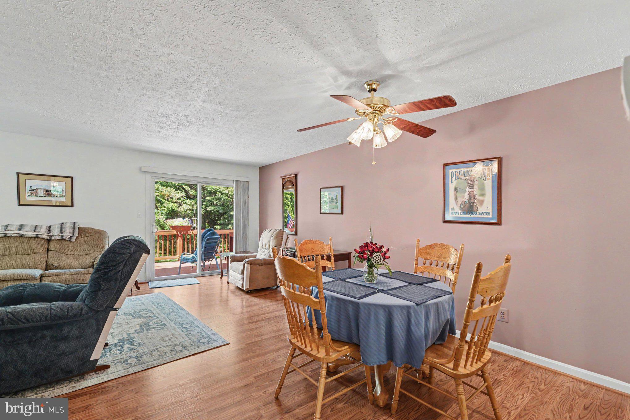 72 Powder View Court Nottingham, MD 21236 - Photo 6 of 26 Cozy dining area with natural light.