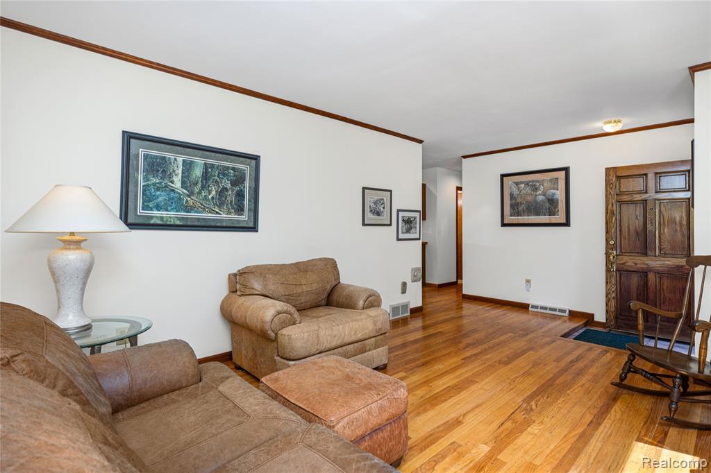 760 Waterbury Road Highland, MI 48356 - Photo 11 of 62