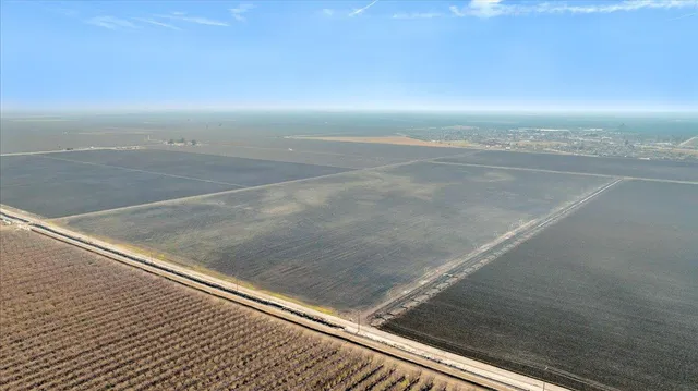 $3,250,000 | 9460 South Yuba Avenue, San Joaquin, CA 93660