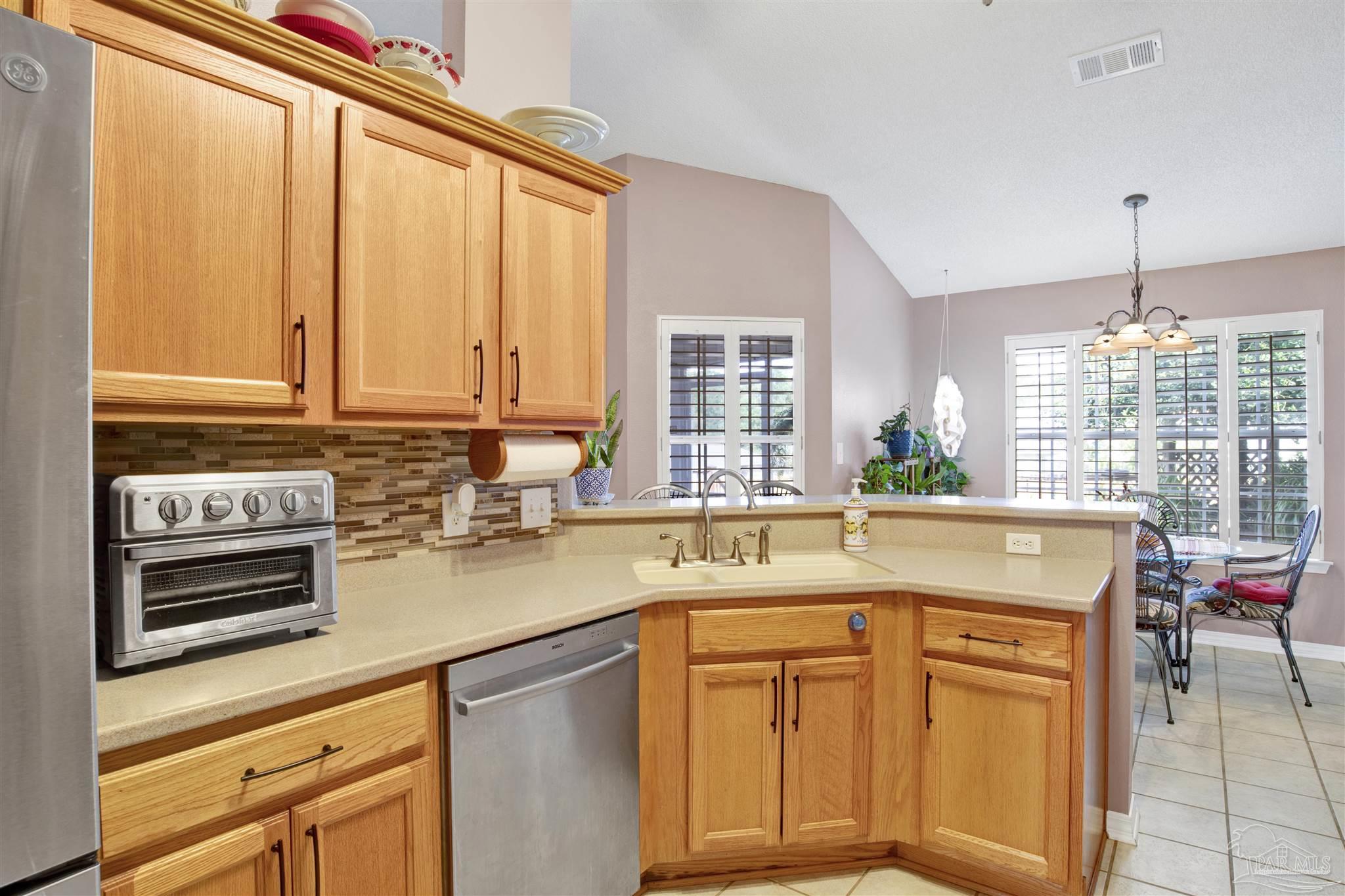 7074 Raburn Road Pensacola, FL 32526 - Photo 13 of 39 Gallery Image 13