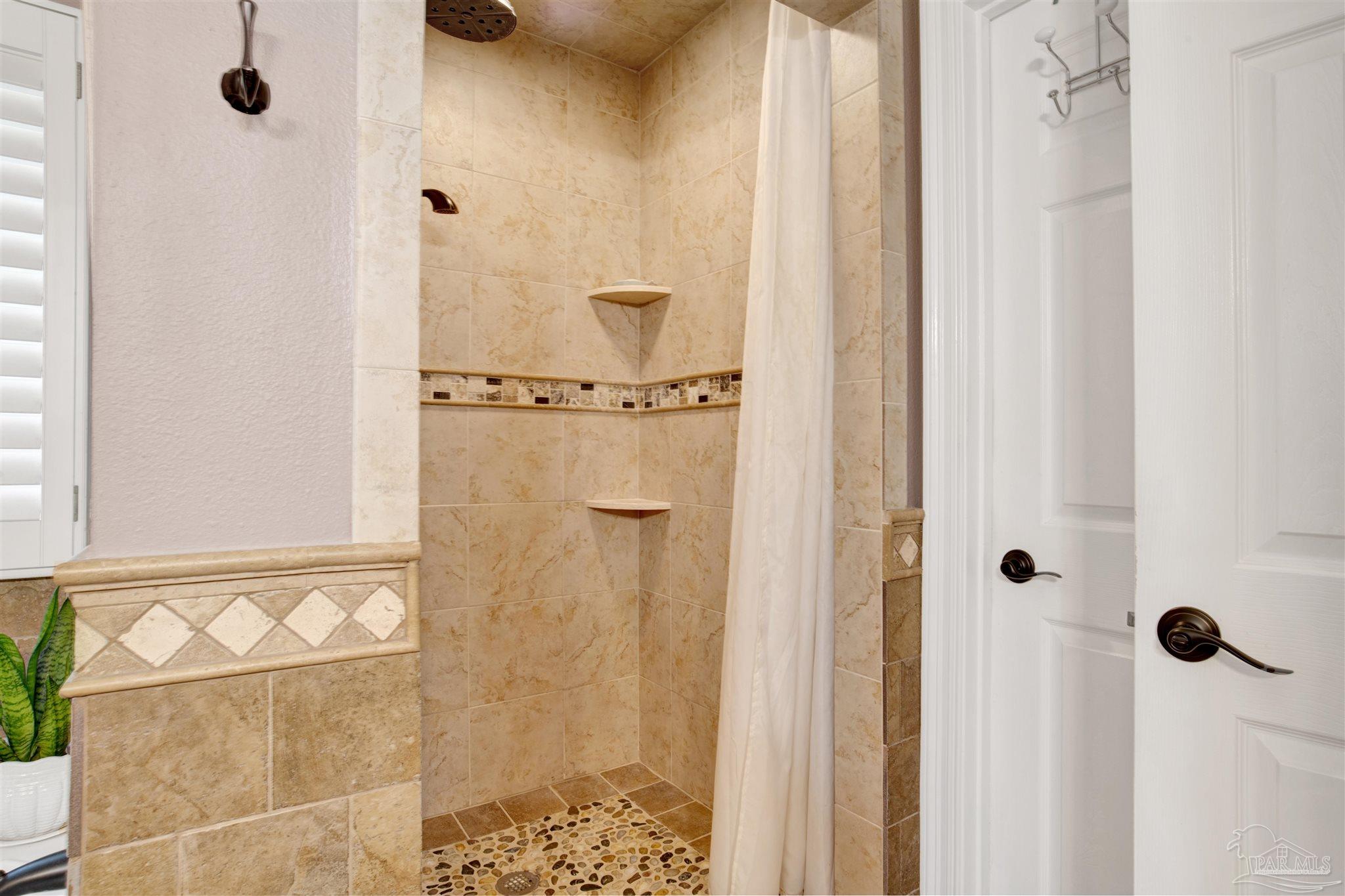 7074 Raburn Road Pensacola, FL 32526 - Photo 20 of 39 Gallery Image 20