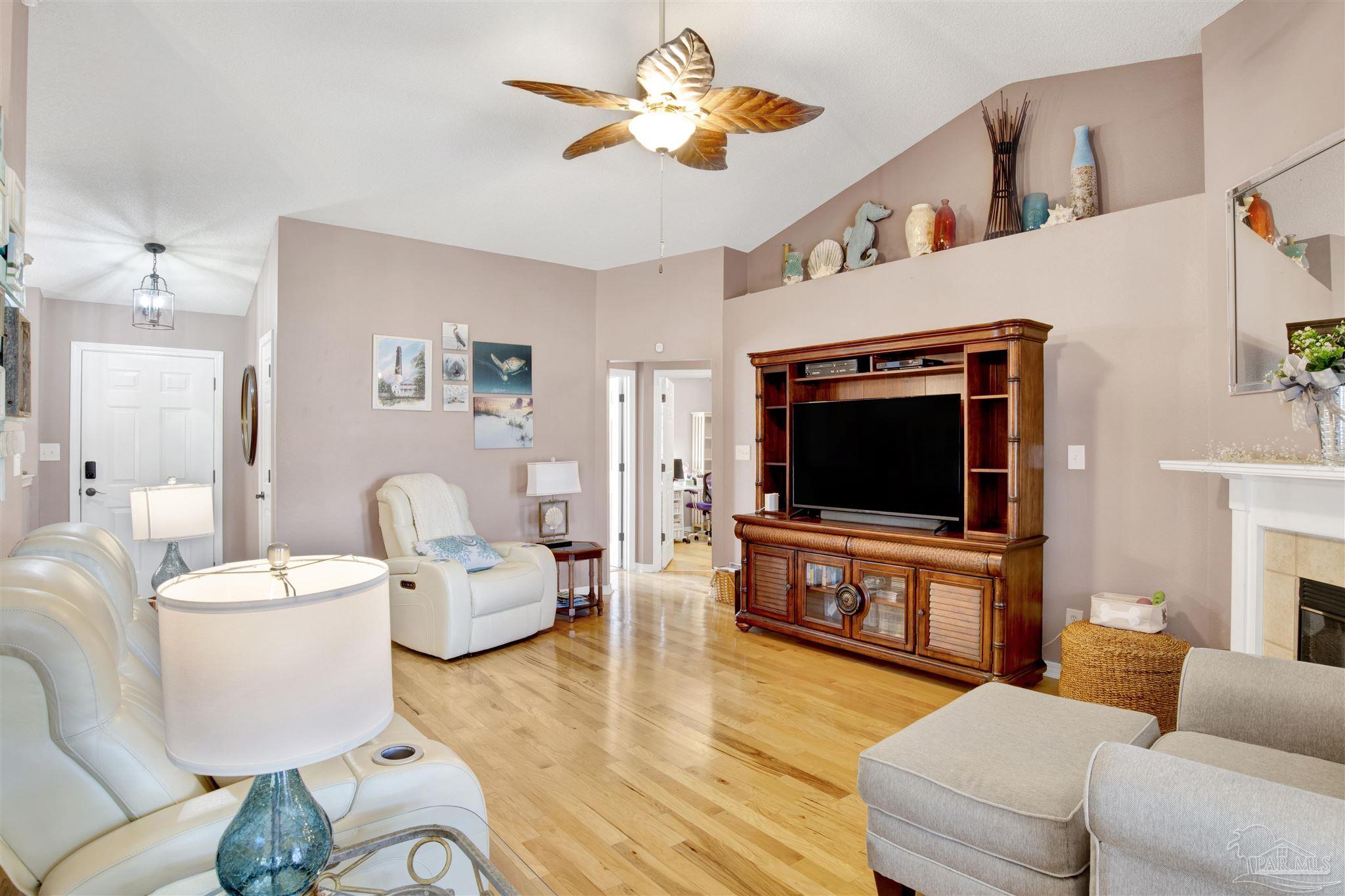 7074 Raburn Road Pensacola, FL 32526 - Photo 3 of 39 Gallery Image 3