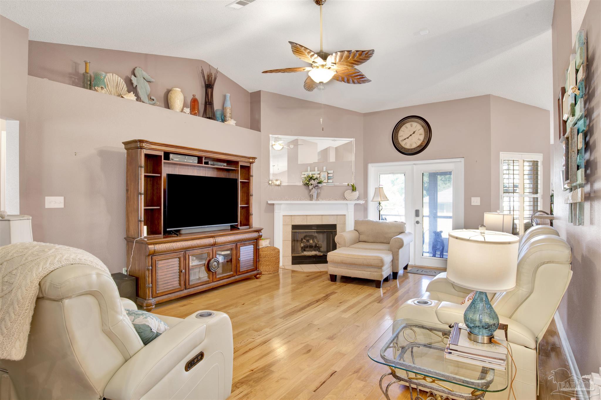 7074 Raburn Road Pensacola, FL 32526 - Photo 4 of 39 Gallery Image 4
