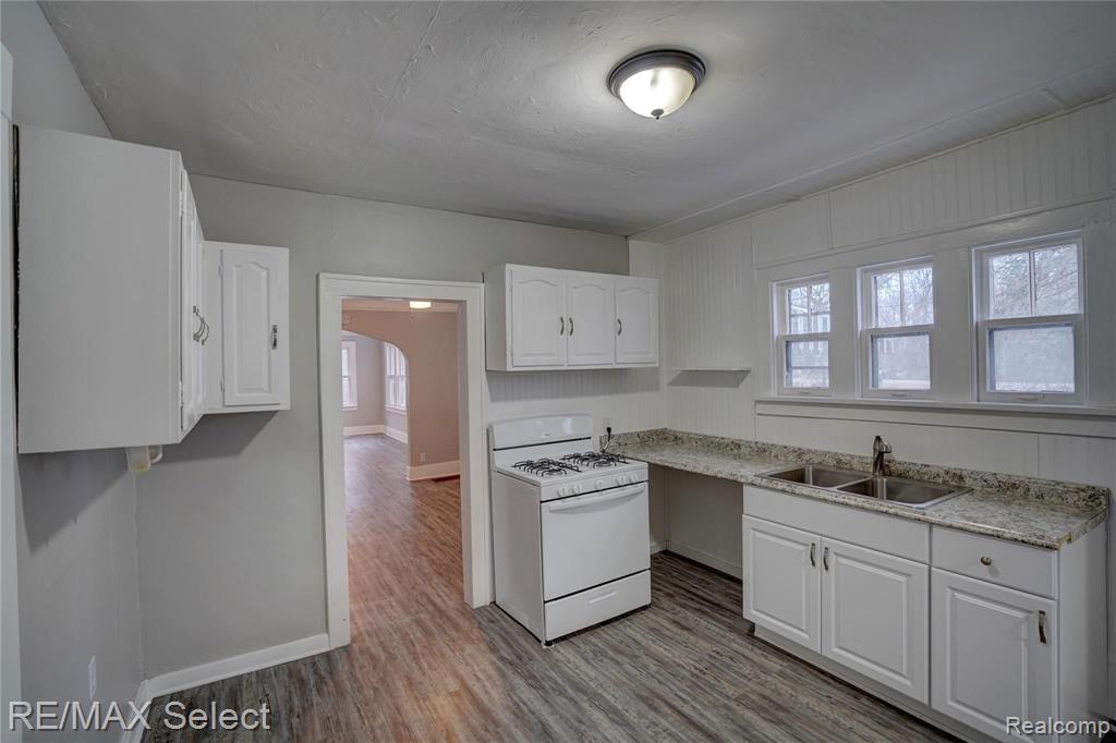 8085 Corunna Road Flint, MI 48532 - Photo 37 of 98