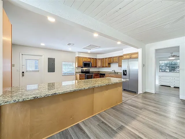 $3,000 | 424 72nd Street North, St. Petersburg, FL 33710