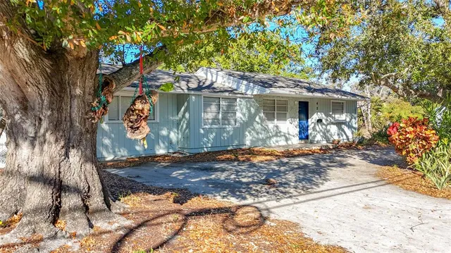 $3,000 | 424 72nd Street North, St. Petersburg, FL 33710