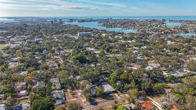 $3,000 | 424 72nd Street North, St. Petersburg, FL 33710