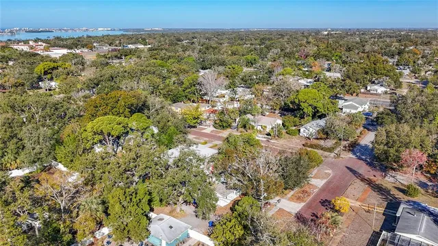 $3,000 | 424 72nd Street North, St. Petersburg, FL 33710