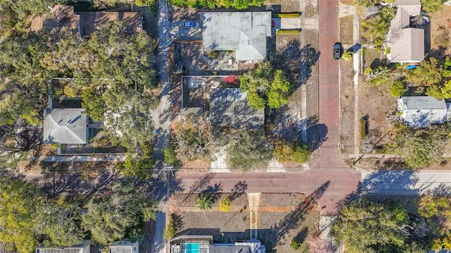 $3,000 | 424 72nd Street North, St. Petersburg, FL 33710