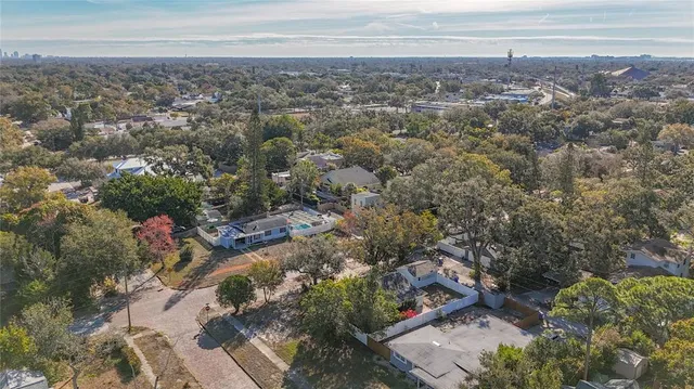 $3,000 | 424 72nd Street North, St. Petersburg, FL 33710