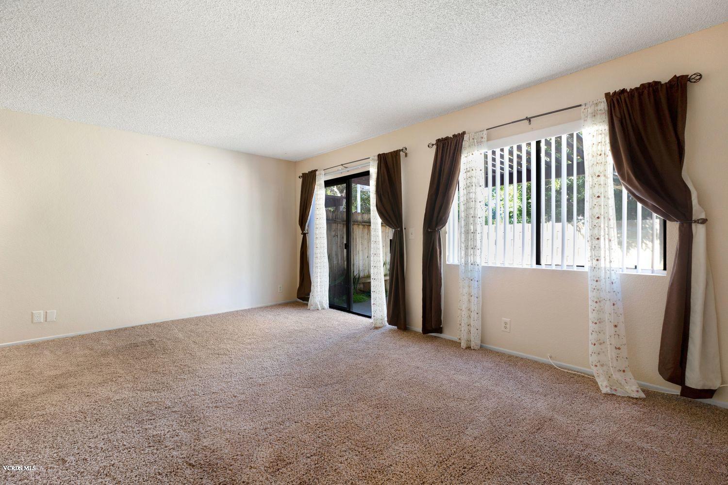 270 East Bard Road Oxnard, CA 93033 - Photo 6 of 22 005_270-e-bard-rd-021