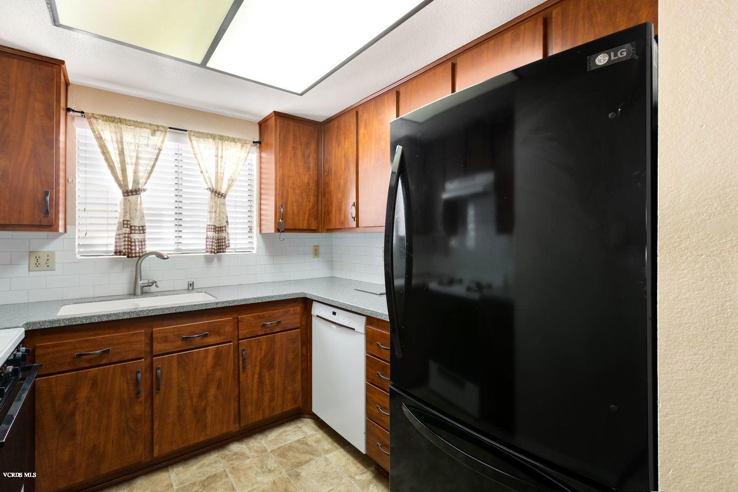270 East Bard Road Oxnard, CA 93033 - Photo 7 of 22 006_270-e-bard-rd-007