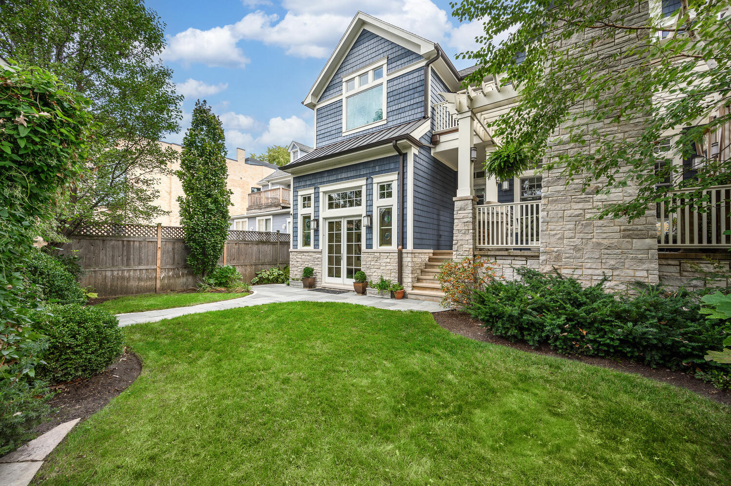 4136 North Greenview Avenue Chicago, IL 60613 - Photo 52 of 56 front view of a house with a yard