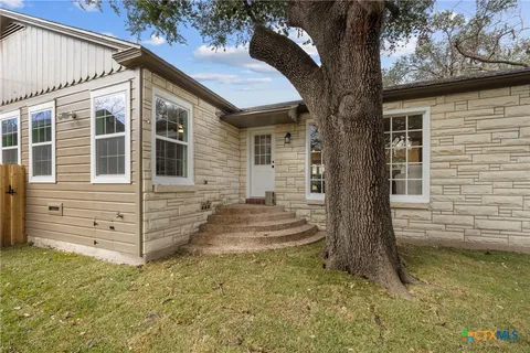 $430,000 | 615 West Royal Avenue, Temple, TX 76501