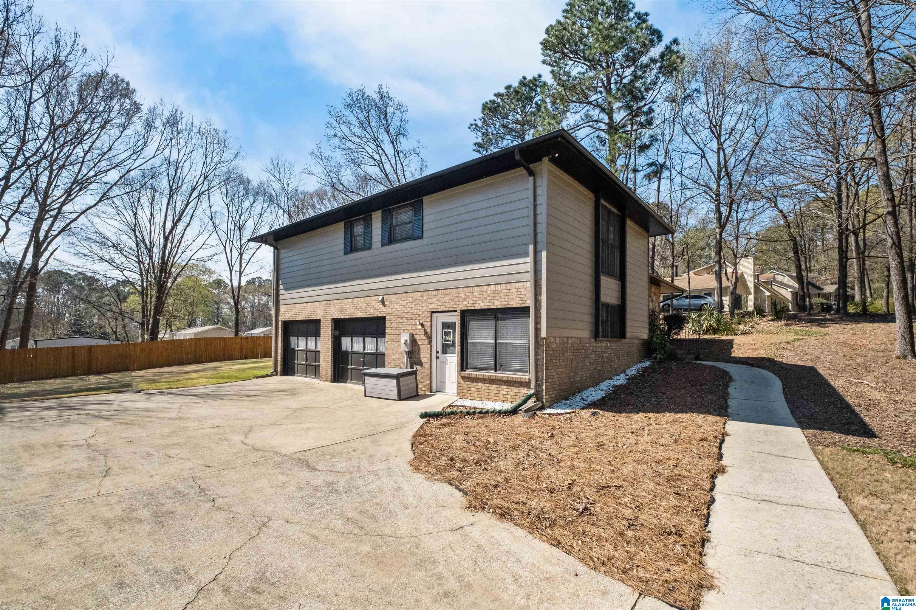1837 Hamilton Road Pelham, AL 35124 - Photo 4 of 44