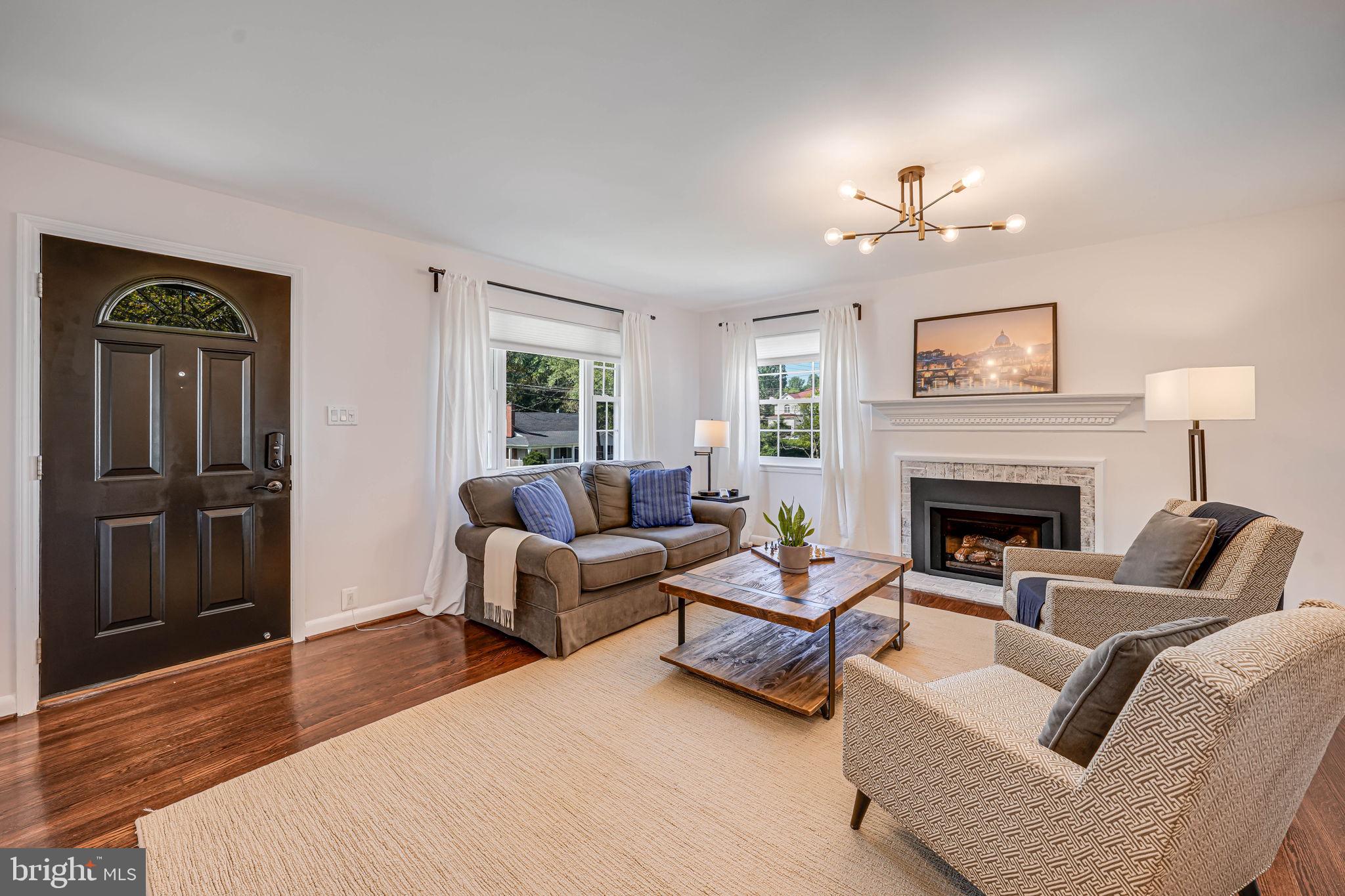 7306 Wayne Drive Annandale, VA 22003 - Photo 4 of 42 Beautiful hardwood floors