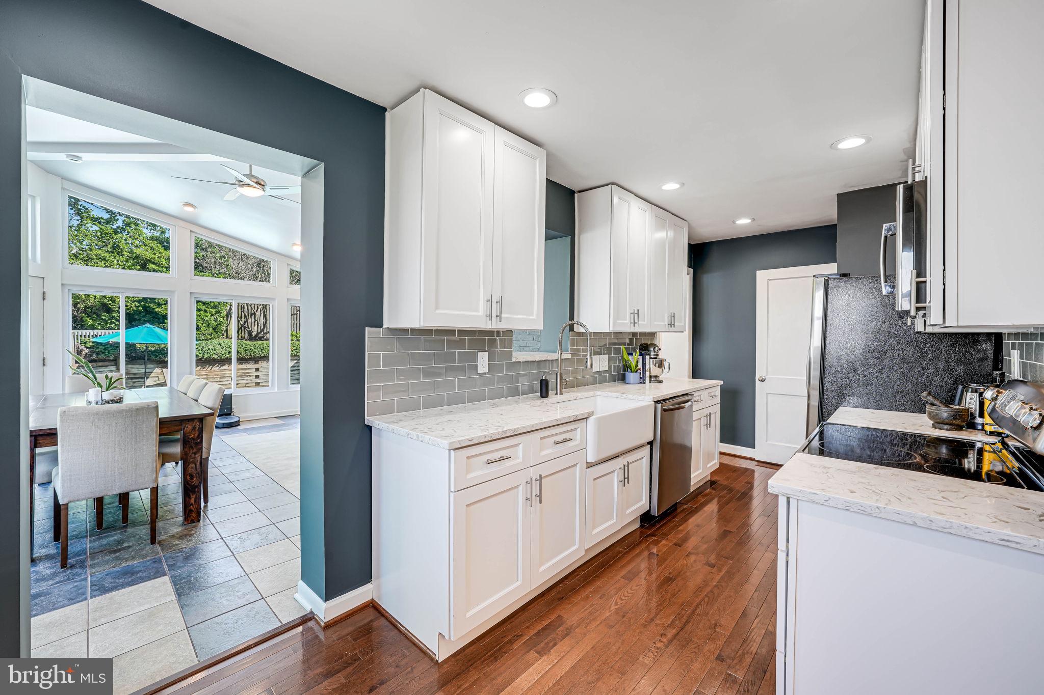 7306 Wayne Drive Annandale, VA 22003 - Photo 7 of 42 Charming farmhouse sink