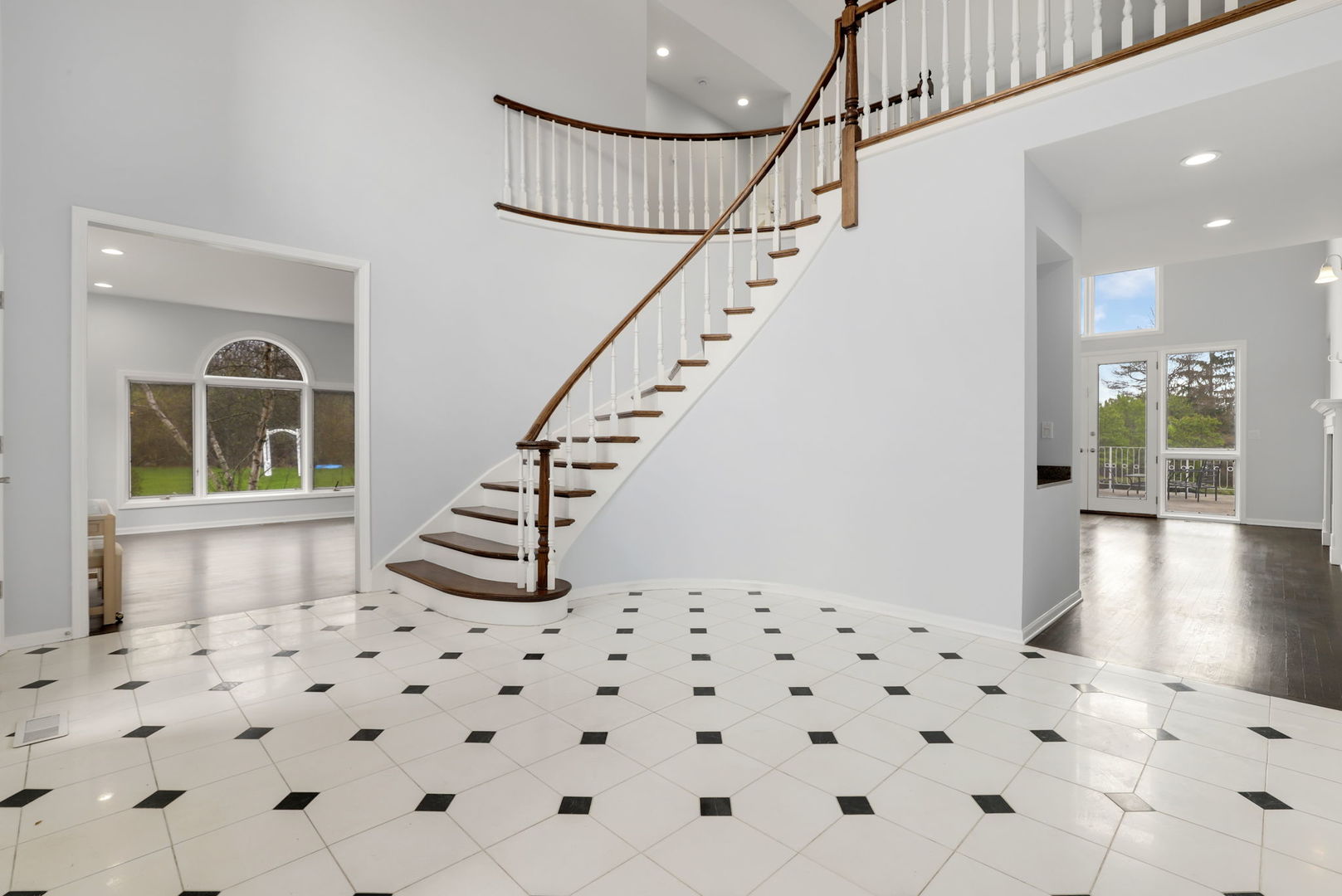 309 West Dundee Road Barrington, IL 60010 - Photo 2 of 57