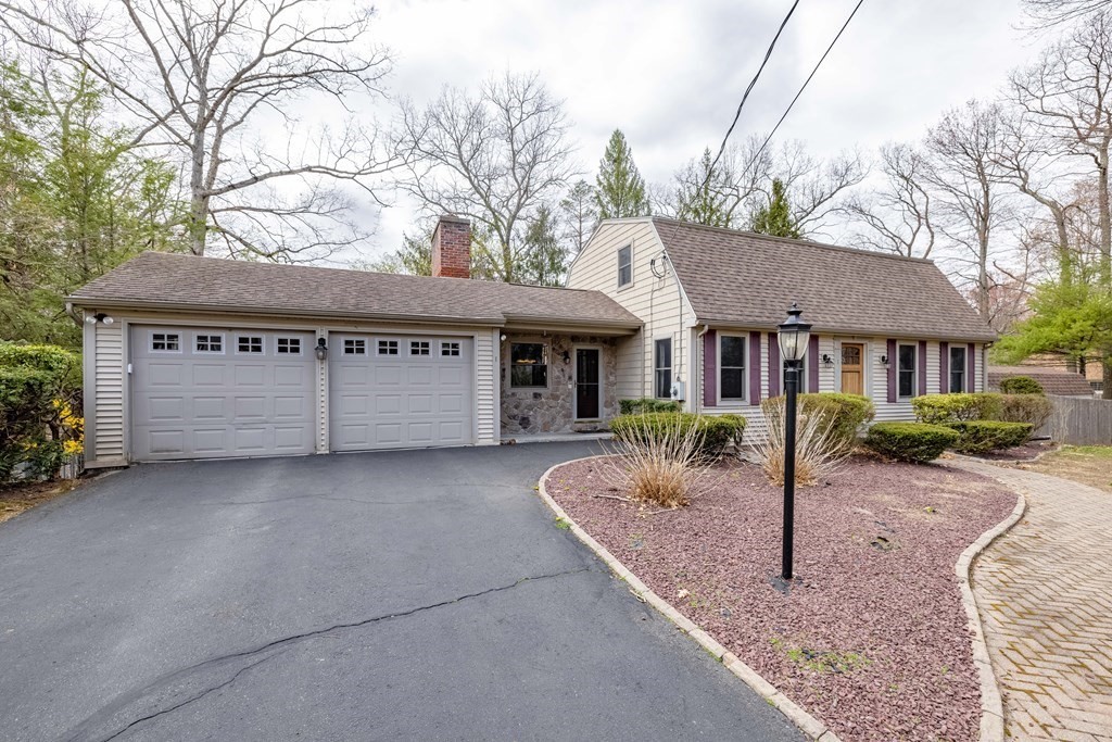 1 Lance Lane Wilbraham, MA 01095 - Photo 3 of 36 Gallery Image 3