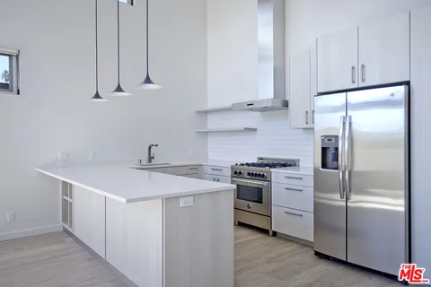 $4,600 | 806 6th Avenue, Unit 1, Venice, CA 90291