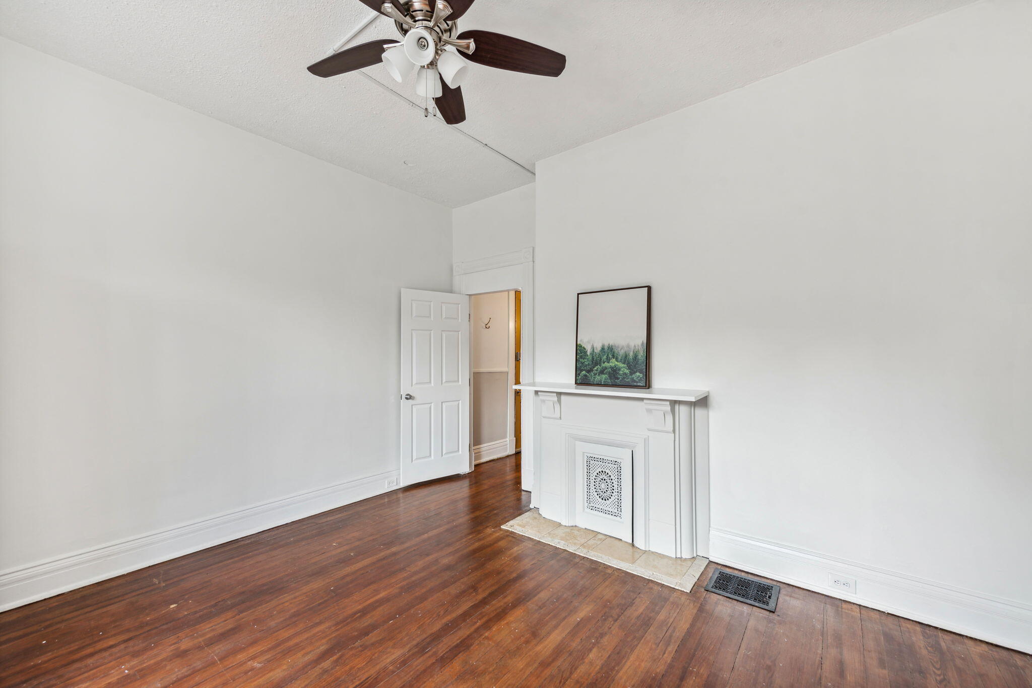 1815 Garrard Street Covington, KY 41014 - Photo 4 of 36 Gallery Image 4