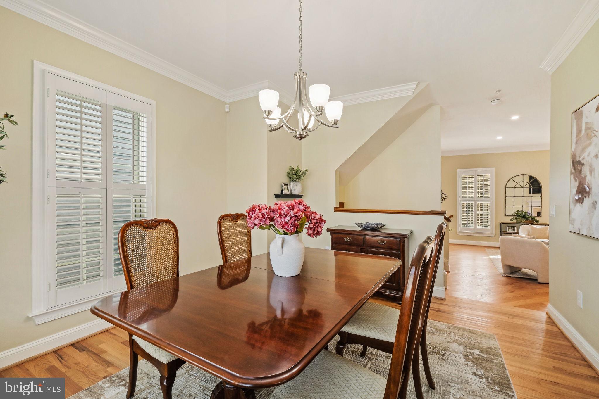 220 Thaxton Street Gaithersburg, MD 20878 - Photo 13 of 61 a dining room with furniture and window